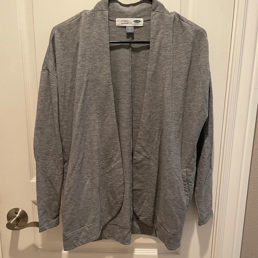 Old Navy Maternity Cardigan. Grey, size XS